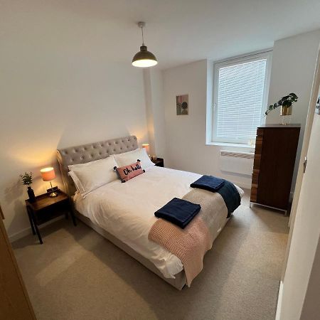 Modern 2 Bedroom Apt Sleeps 6 - Near Gloucester Extérieur photo