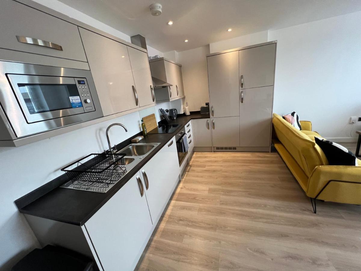 Modern 2 Bedroom Apt Sleeps 6 - Near Gloucester Extérieur photo