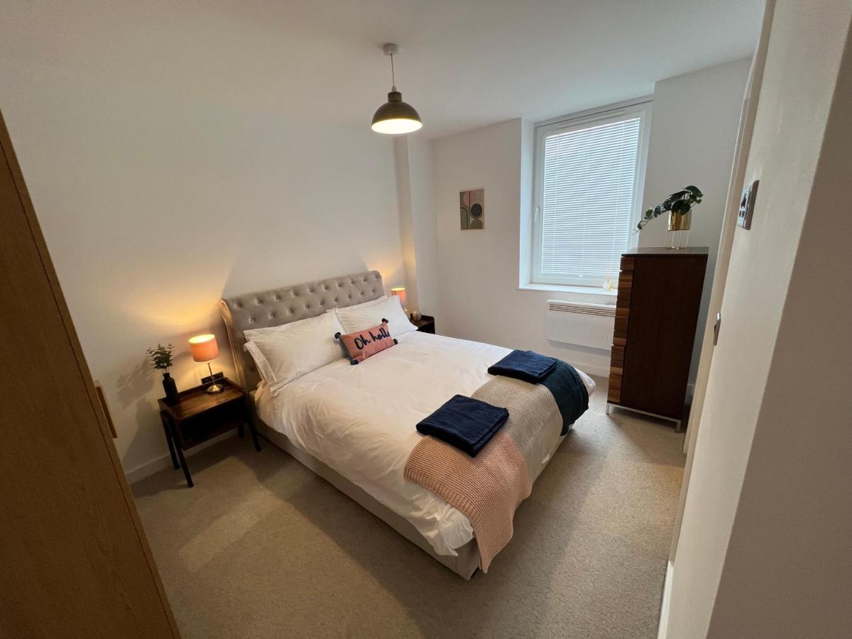 Modern 2 Bedroom Apt Sleeps 6 - Near Gloucester Extérieur photo